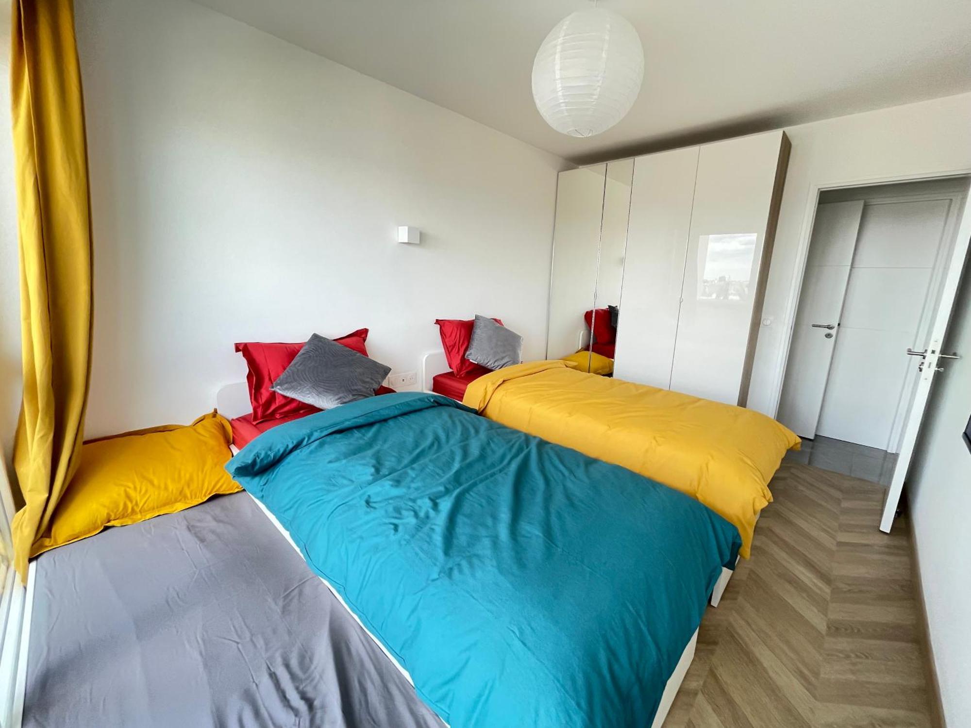 Paris Pantin Magnifique Appartement 4 Pieces De 108M2 Avec 2 Parking Interieur - Tres Cosy Pour 1 A 12 Personnes - Entierement Refait A Neuf Entire Apartment Luxurious And Warm - Pantin Paris 19 Eme Free Wifi Gratuit Exterior foto