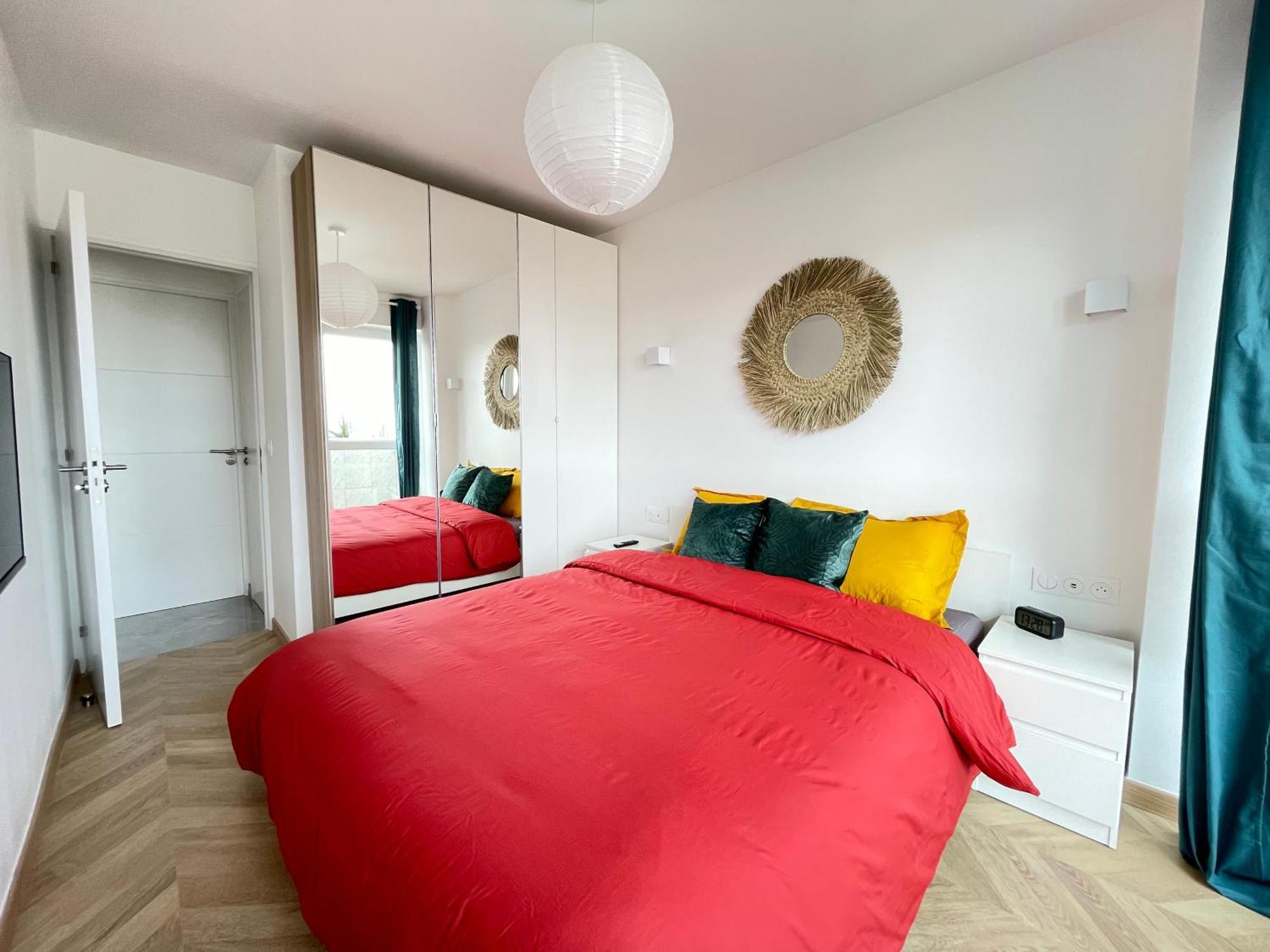 Paris Pantin Magnifique Appartement 4 Pieces De 108M2 Avec 2 Parking Interieur - Tres Cosy Pour 1 A 12 Personnes - Entierement Refait A Neuf Entire Apartment Luxurious And Warm - Pantin Paris 19 Eme Free Wifi Gratuit Exterior foto