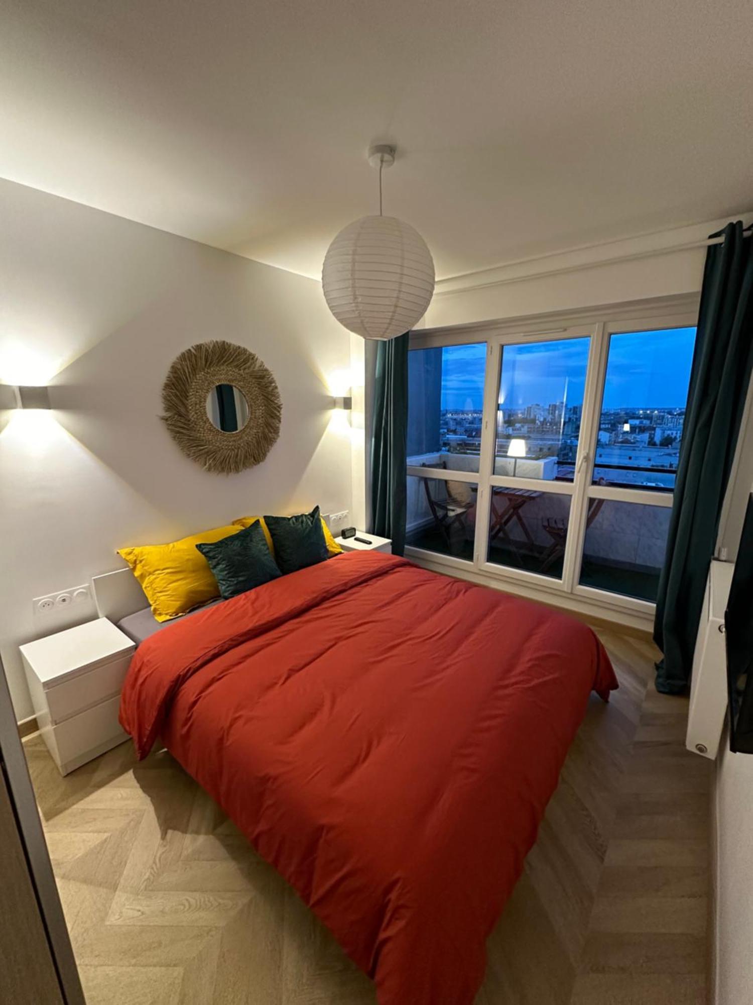 Paris Pantin Magnifique Appartement 4 Pieces De 108M2 Avec 2 Parking Interieur - Tres Cosy Pour 1 A 12 Personnes - Entierement Refait A Neuf Entire Apartment Luxurious And Warm - Pantin Paris 19 Eme Free Wifi Gratuit Exterior foto